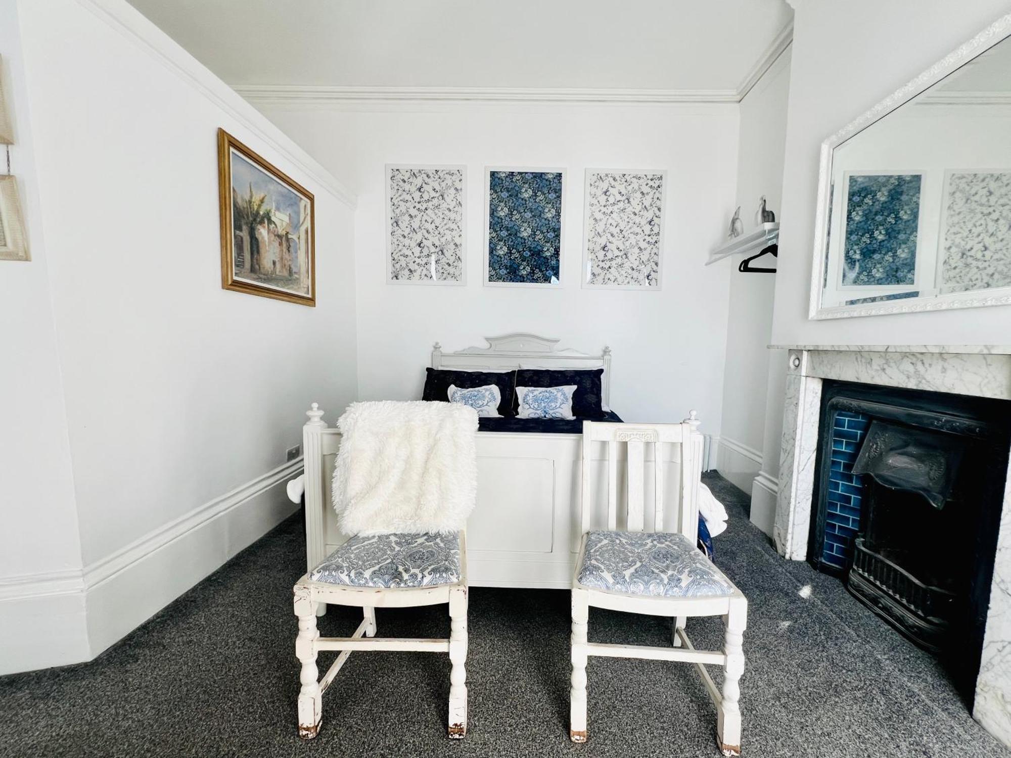 Flat 3 Marine Parade House, 1 East Cliff - Next To Port, White Cliffs, Beach, Castle Apartment Dover